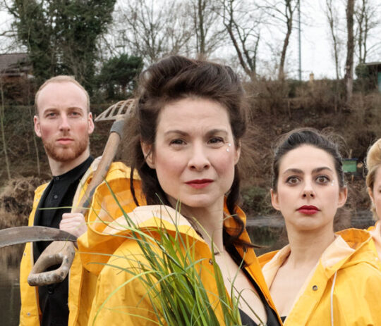 Interview mit Olivia Stahn: THE PRESENT RETTET DIE WELT